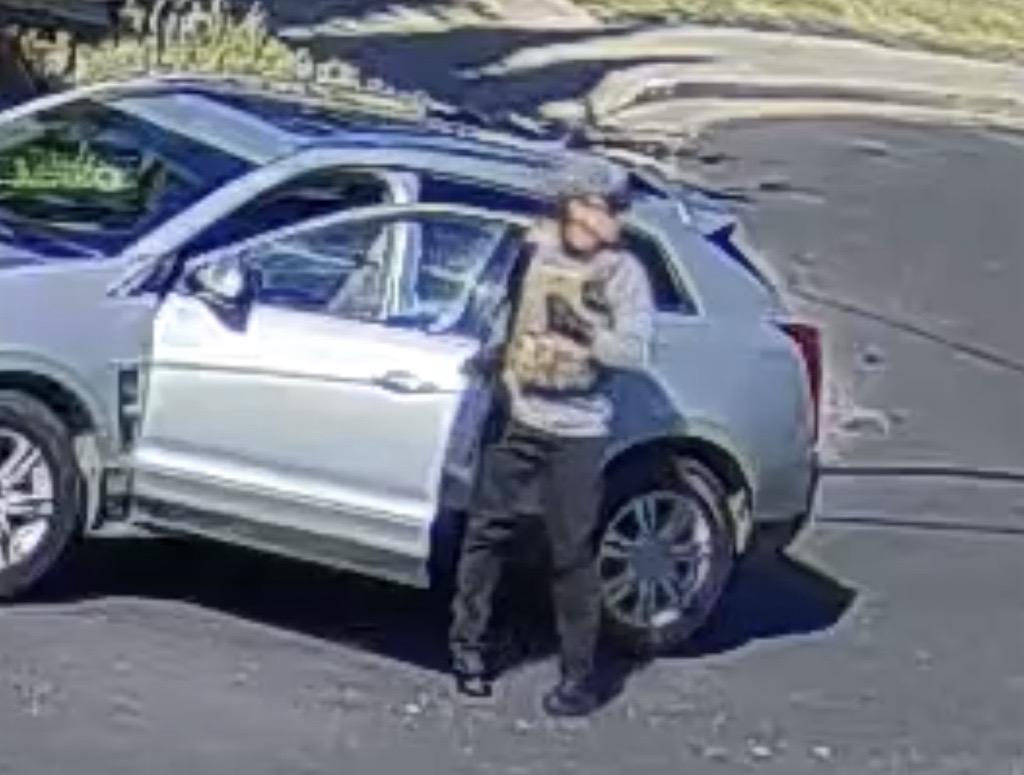 Iriarte-Valdez leaving his car.
